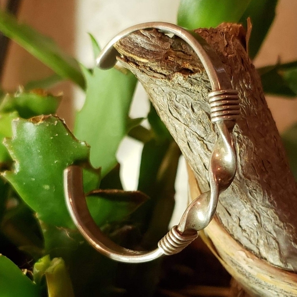 Indigenous Jewelry - Picture 2 of 8